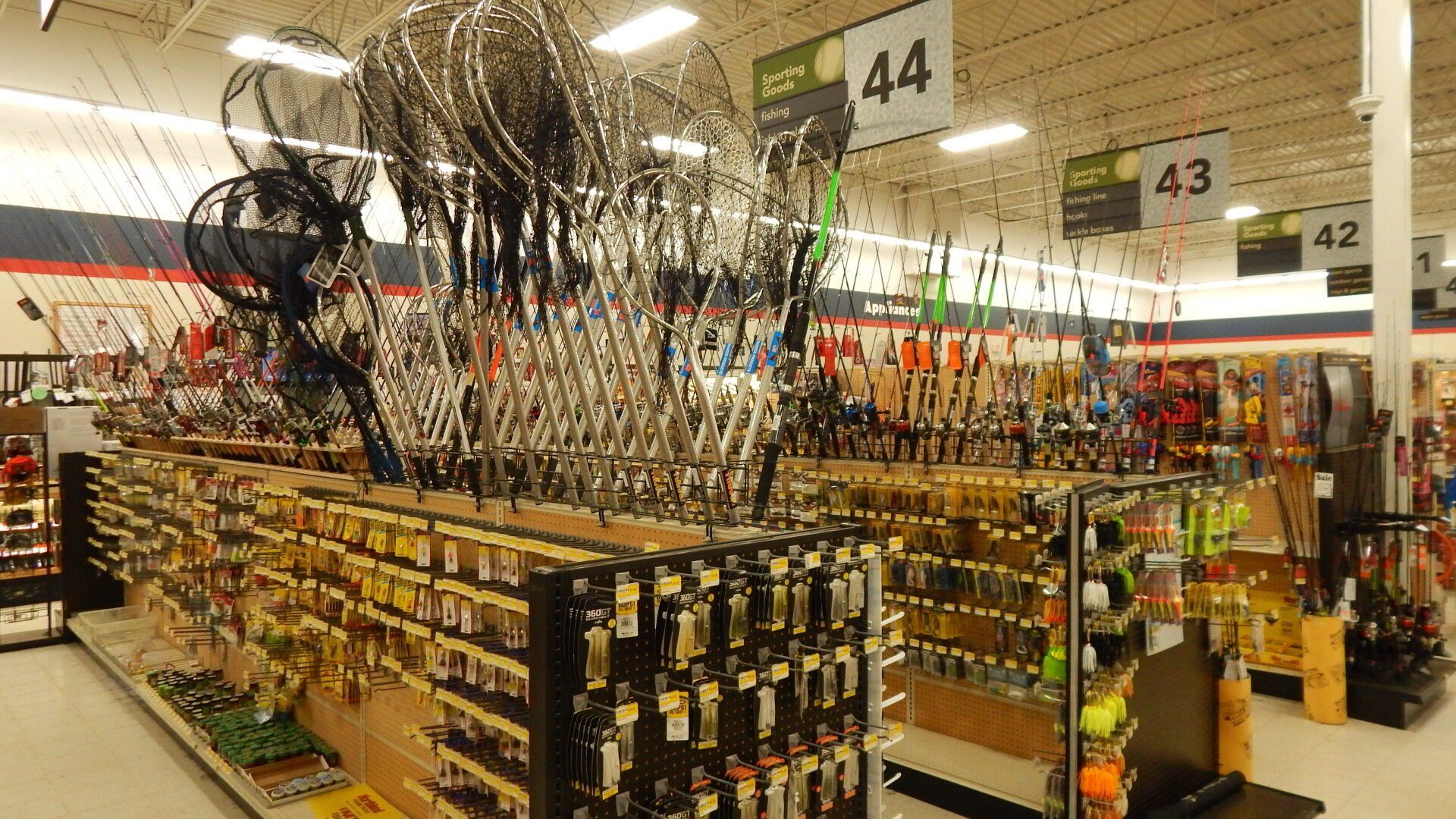 sporting-goods-fishing-gear-reedsburg-true-value