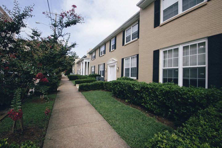 Greenbrier Place Side Exterior