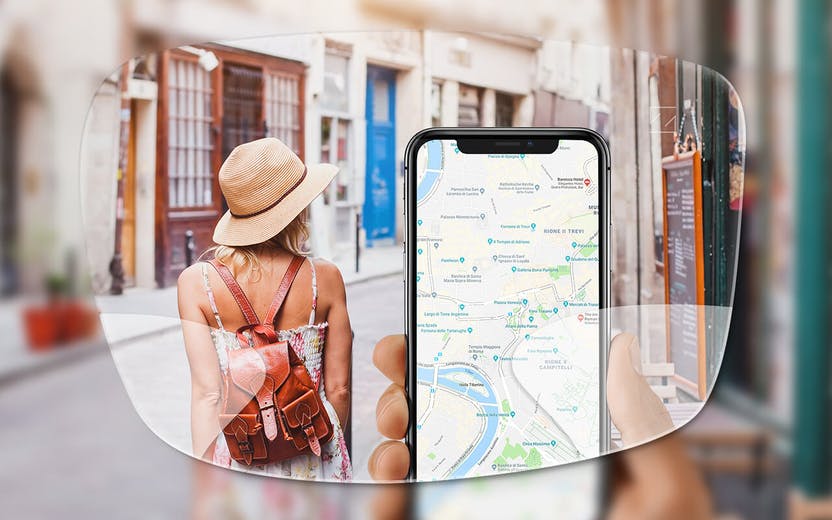 Vista di un telefono attraverso gli occhiali