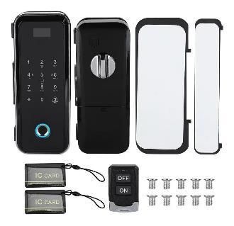 Kit de cerradura inteligente con teclado, placas de cubierta, dos tarjetas IC, interruptor y tornillos sobre fondo blanco.