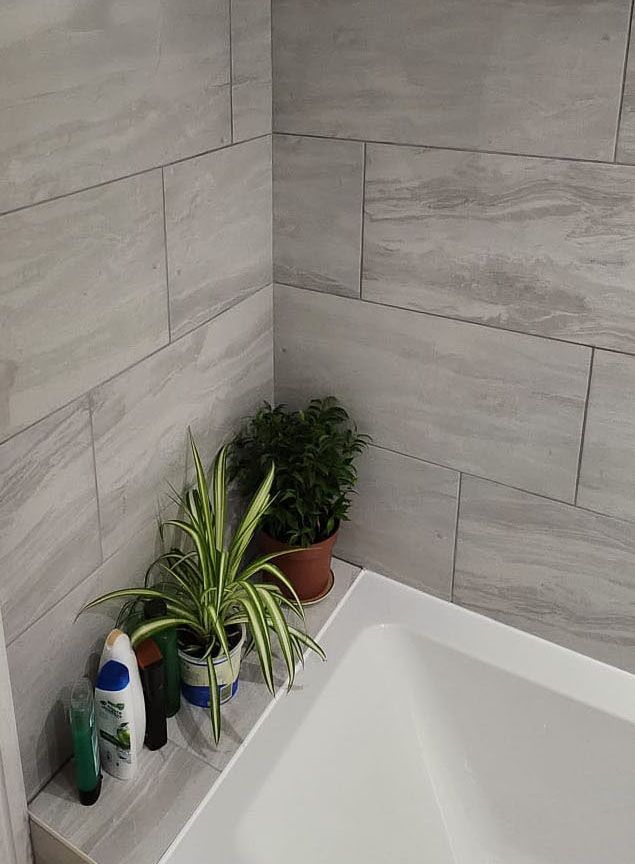 Large grey tiles wall
