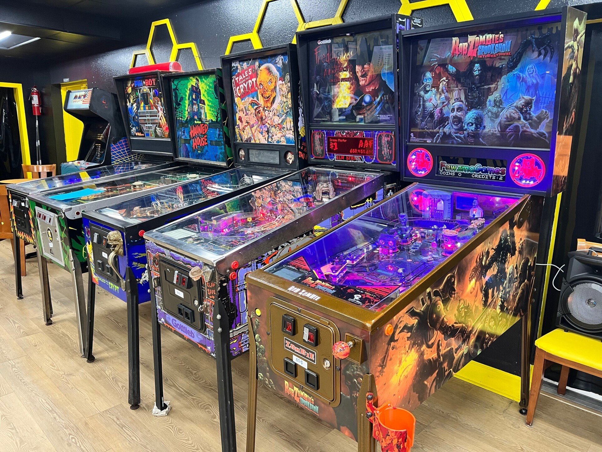 Boba Niceville, FL Honeybee Ice Cream & Arcade