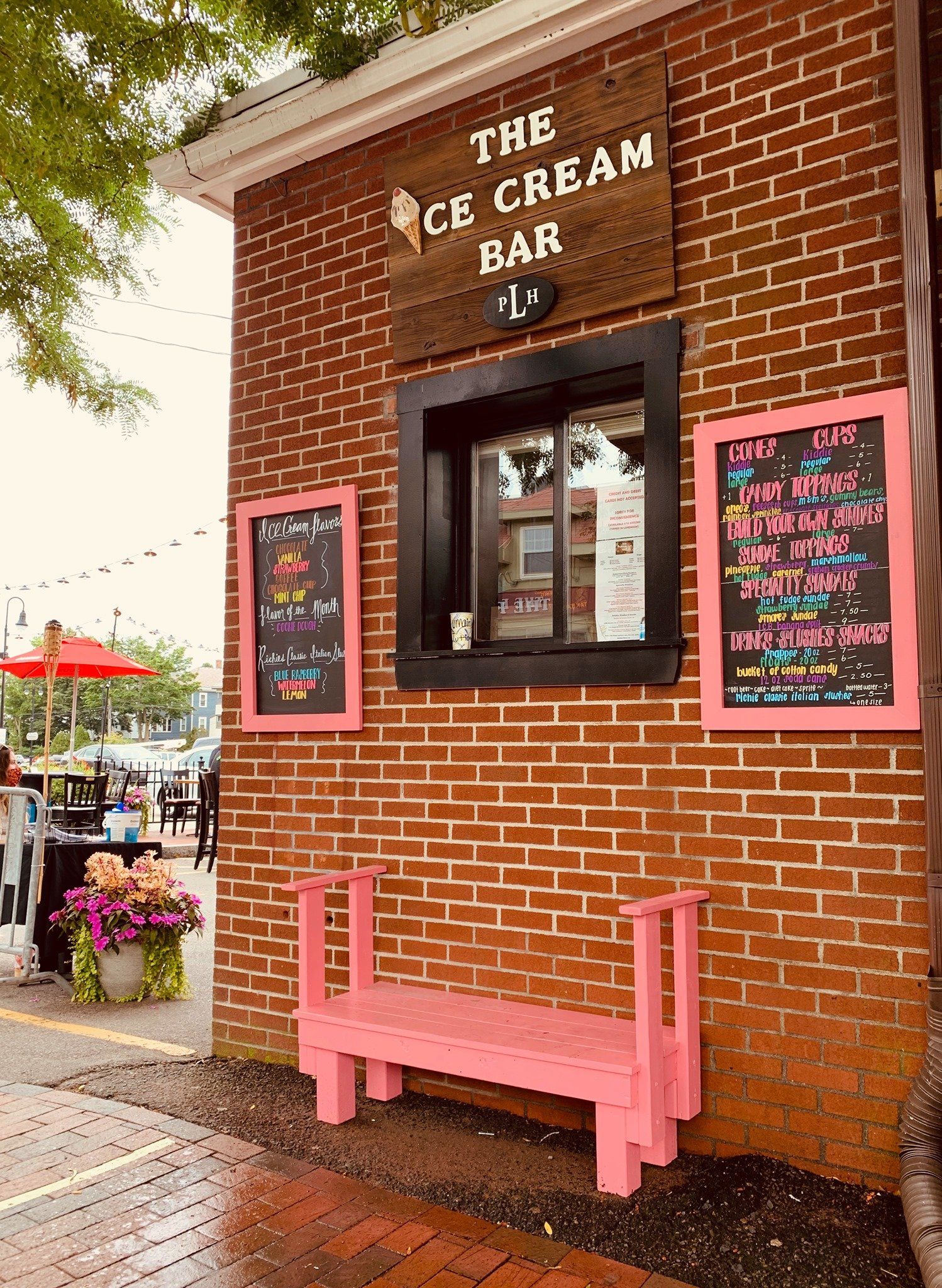 exterior ice cream bar landmark public house