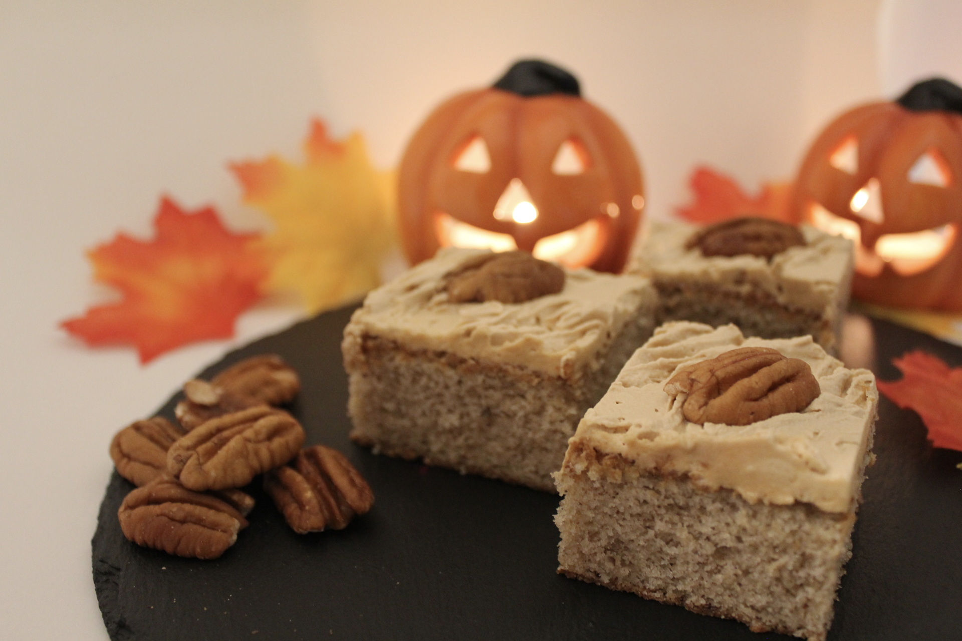 Pecan Cake with Cookie Butter Topping