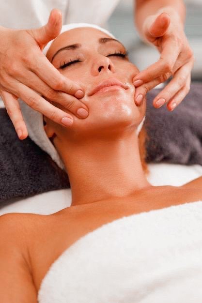 Relaxing facial treatment for skin rejuvenation and hydration in Mississauga