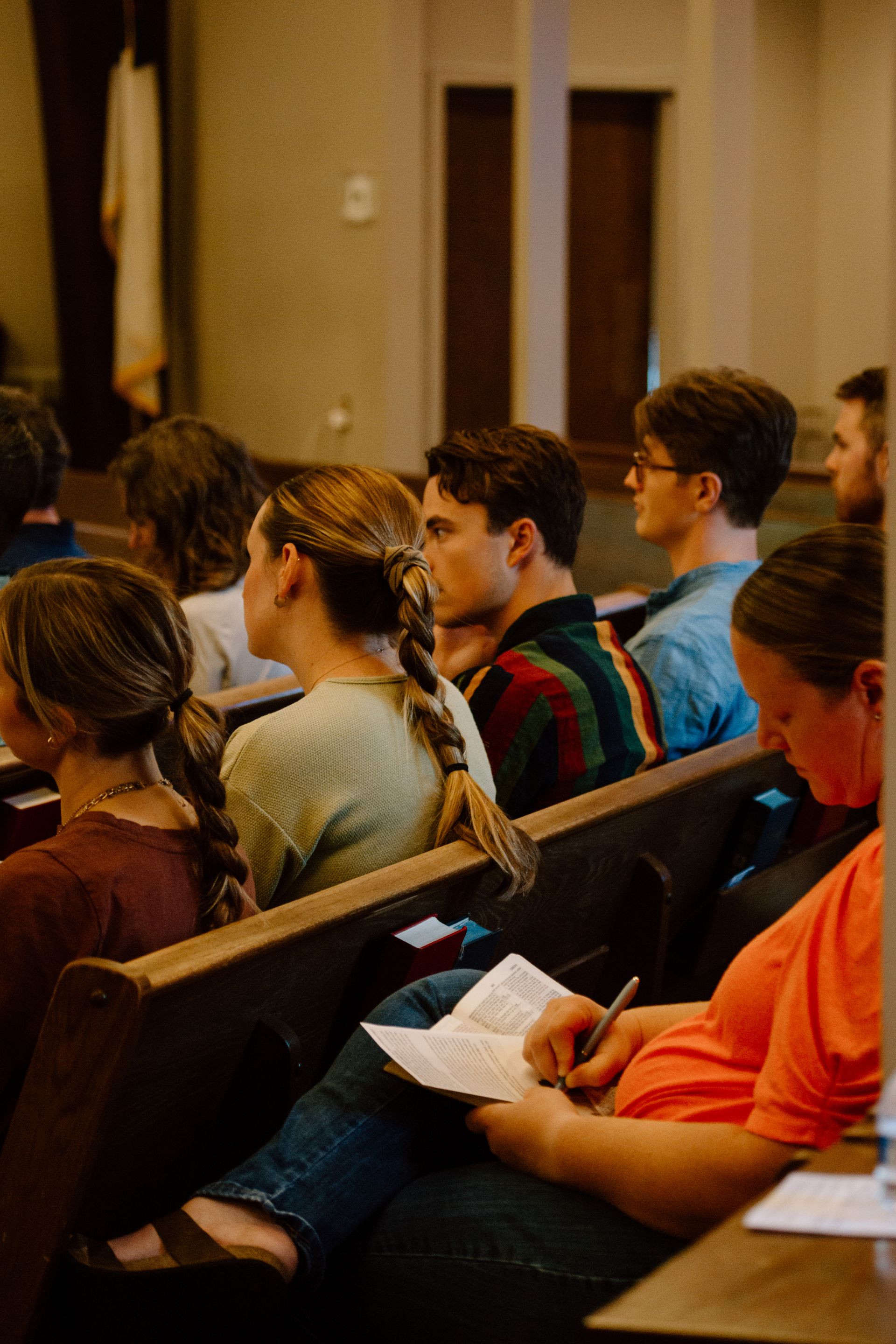 A photo of the Athens congregation on a Sunday morning.