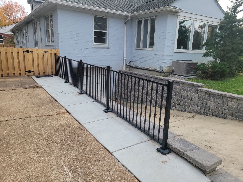 One Lane Railing — Arnold, MO — Red Oak Landscaping