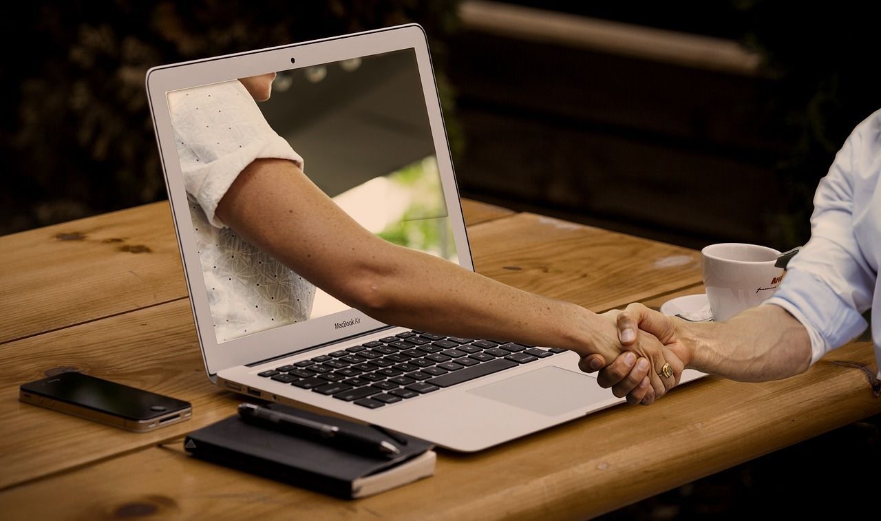 Construire une marque personnelle solide pour valoriser son expertise sur les réseaux sociaux