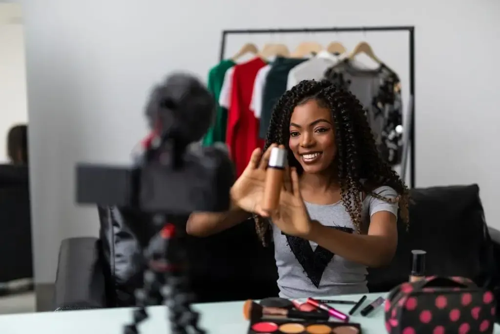 Communautés et ressources utiles pour créateur UGC au Cameroun
