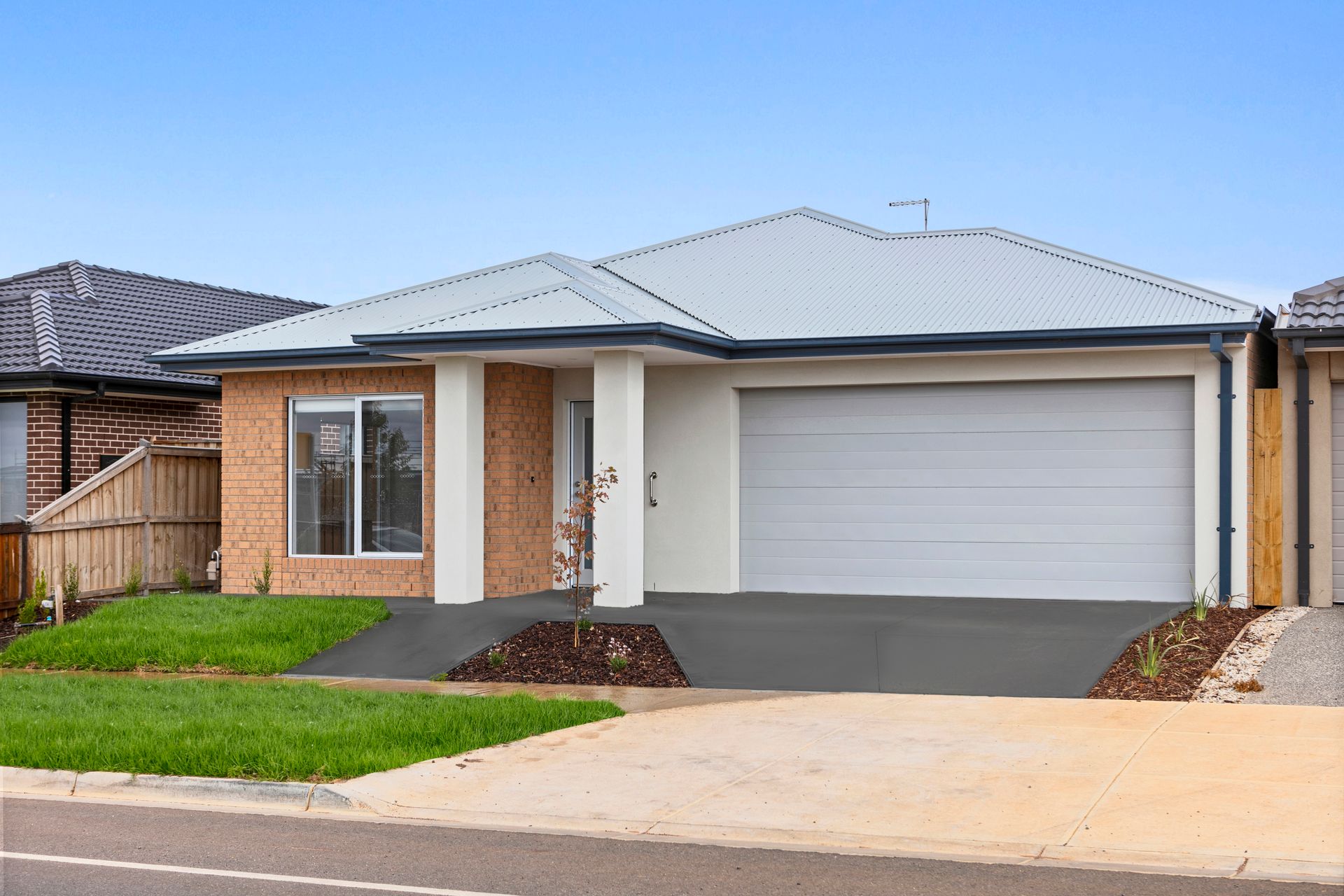 Two Independent Spaces on One Title | Robust with OOA | Furnished