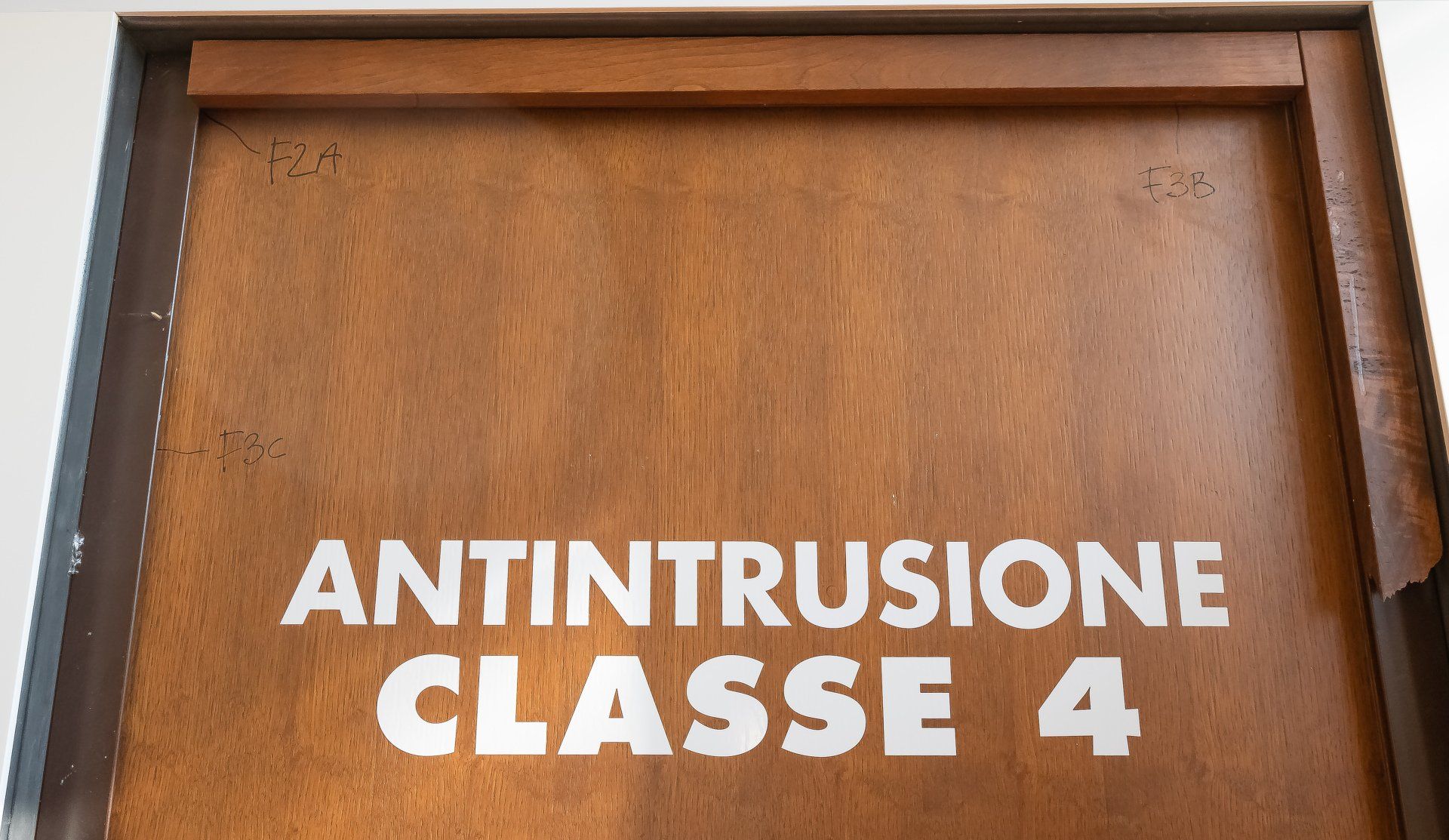 installazione porta blindata