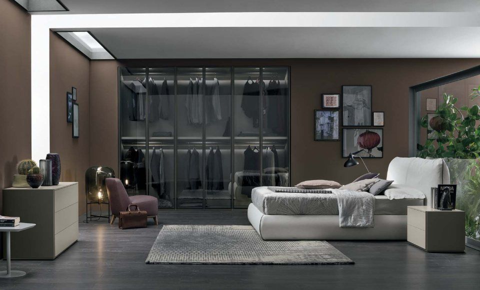showroom con arredamento moderno per camere da letto
