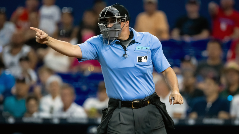 MLB home plate umpire pointing