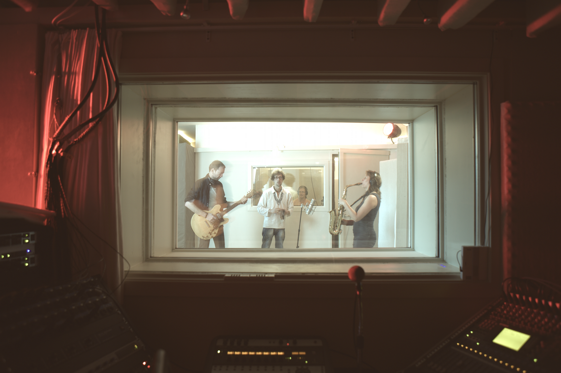 Klik voor blog Studio Amsteram Live Recording Room from Control Room band recording