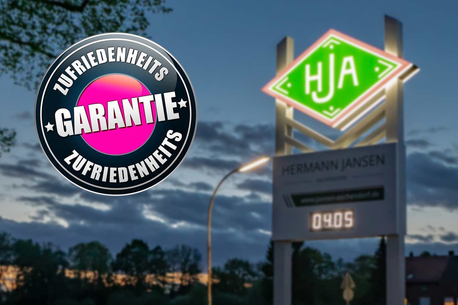Ein Schild an der Seite eines Gebäudes mit der Aufschrift „Tagespflege“. W.P. highlights