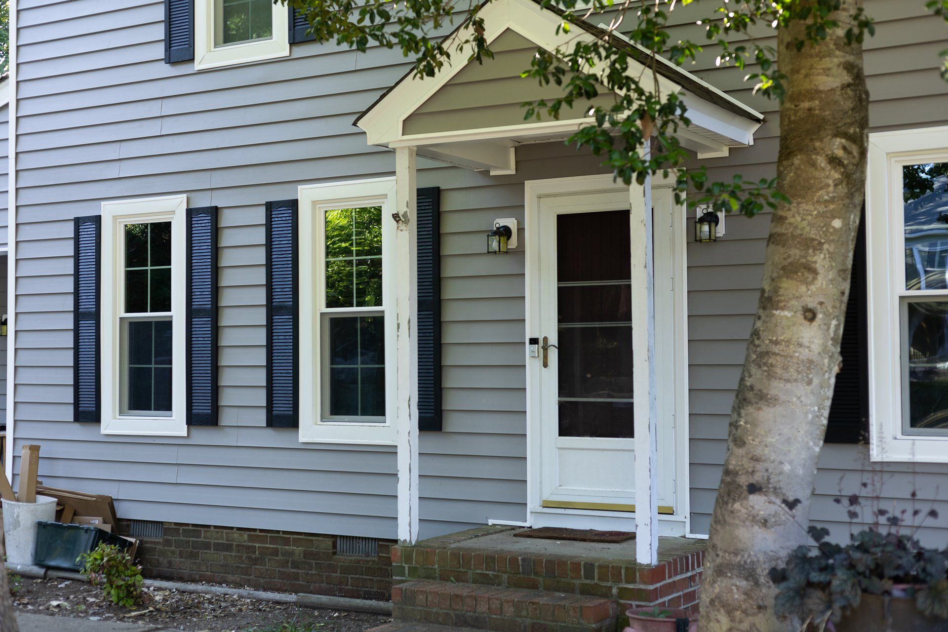 An after image of insulated siding and window replacement in North Chestefield VA. RETEX completed this project in 2022.