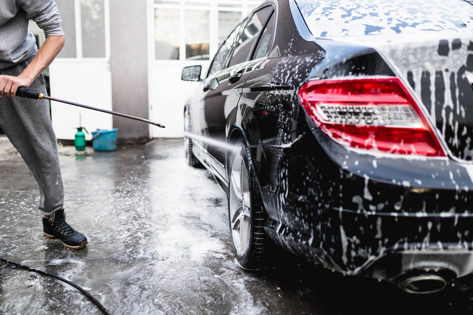 detailing/washing black car