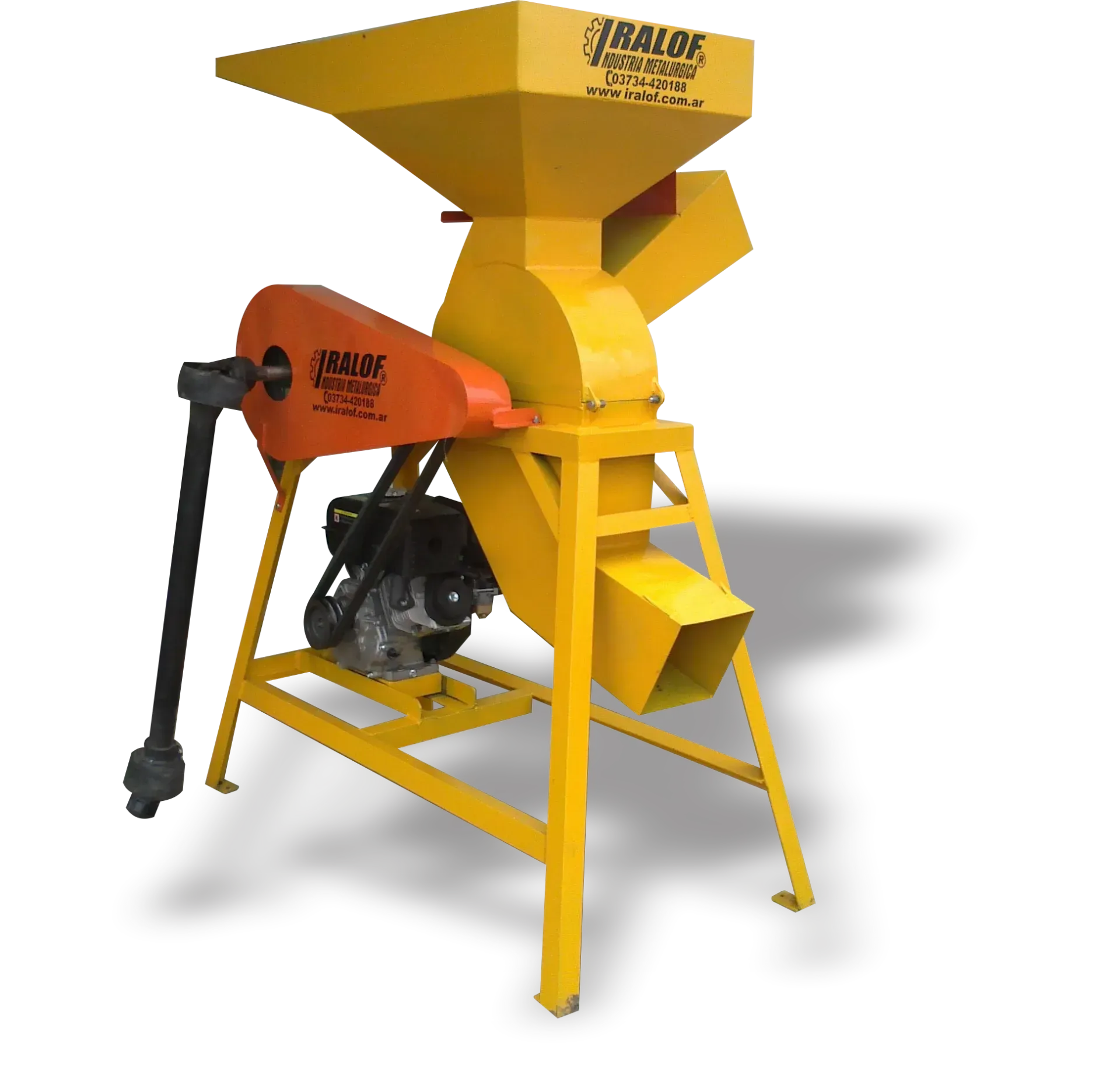 Máquina industrial amarilla y naranja con tolva, conducto y motor sobre una estructura metálica.