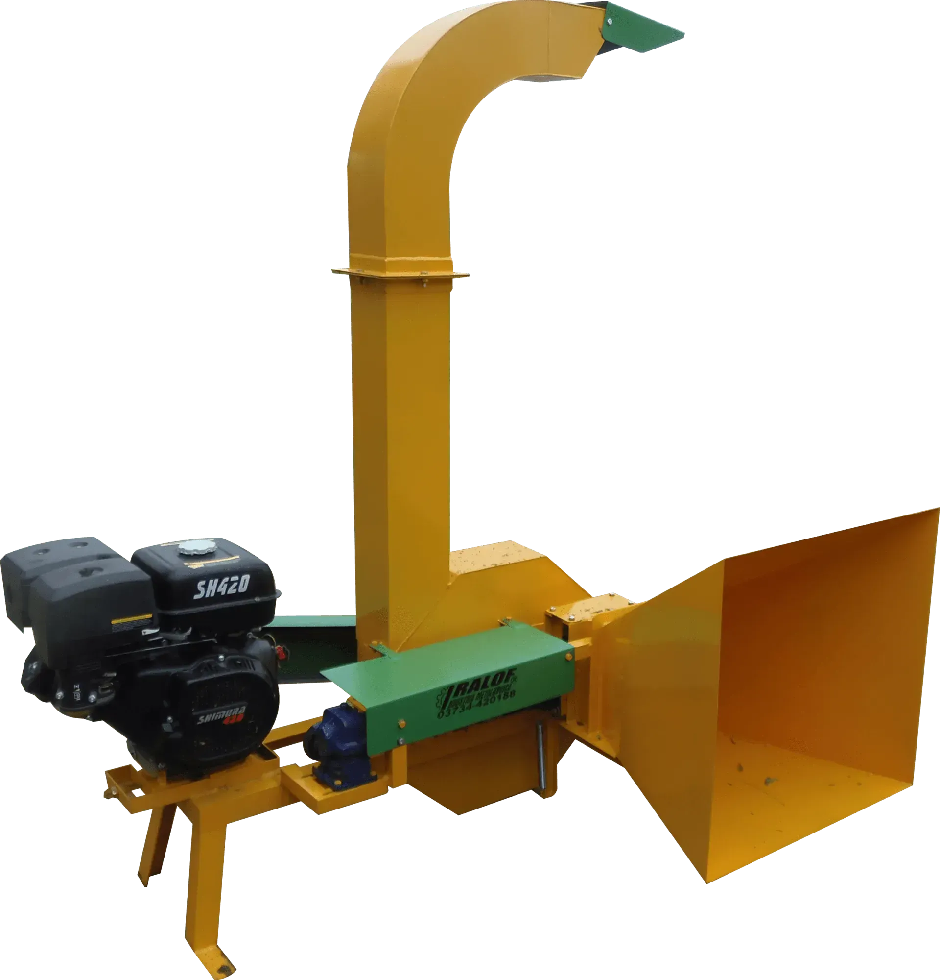 Trituradora de madera industrial amarilla con motor negro y gran conducto de descarga naranja sobre un soporte.