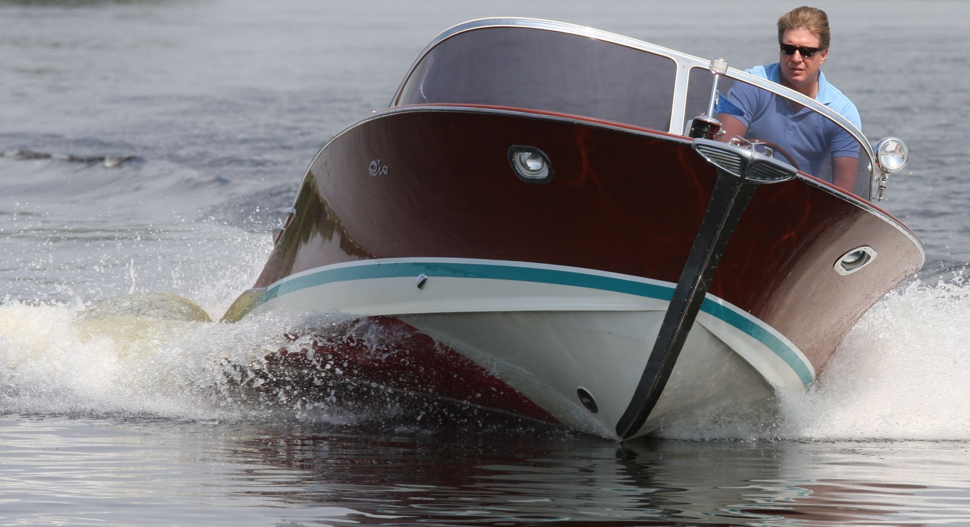 Jet Thruster nozzles visible in the bow of classic Rio Espera