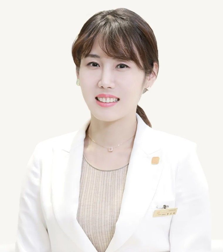 Dr. Seonhwa Jeong, female board-certified OB/GYN and director of Second Spring Women’s Clinic, Seoul