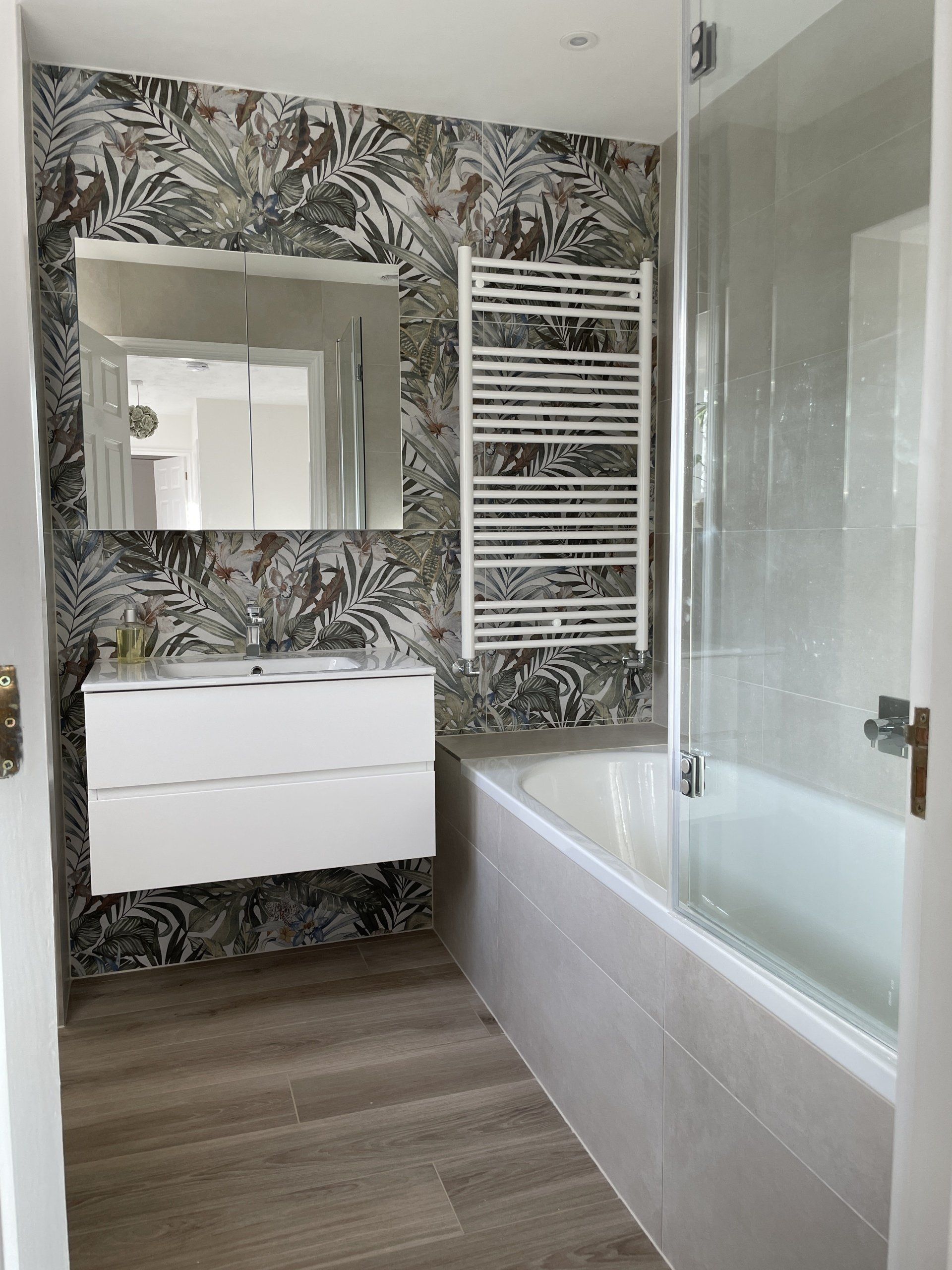Feature wall in bathroom