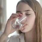 bere acqua