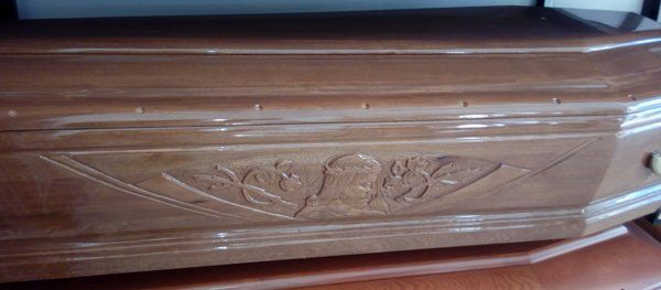 cofano con decorazione