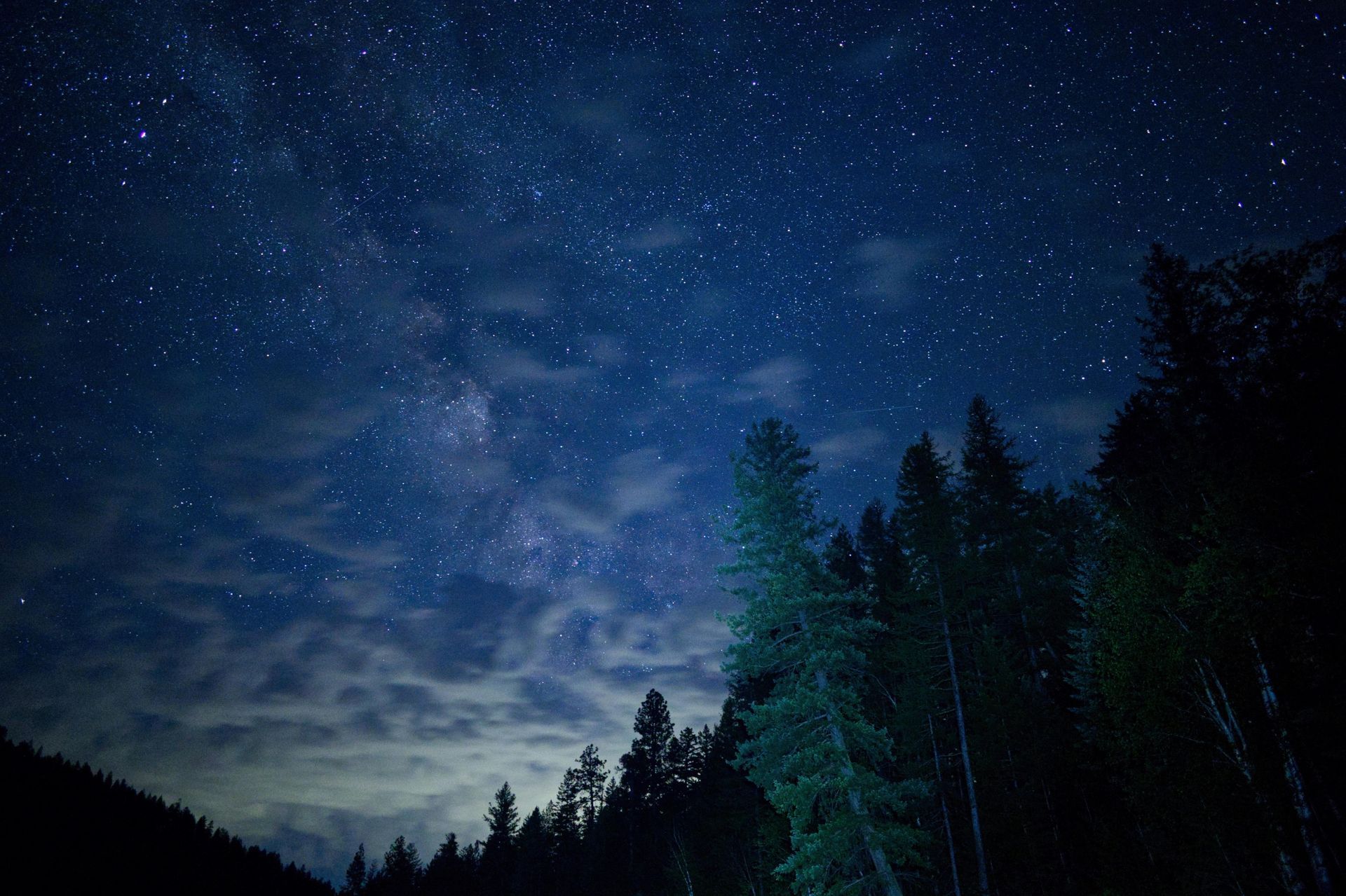 Night sky glowing, typical of weather in Idaho.