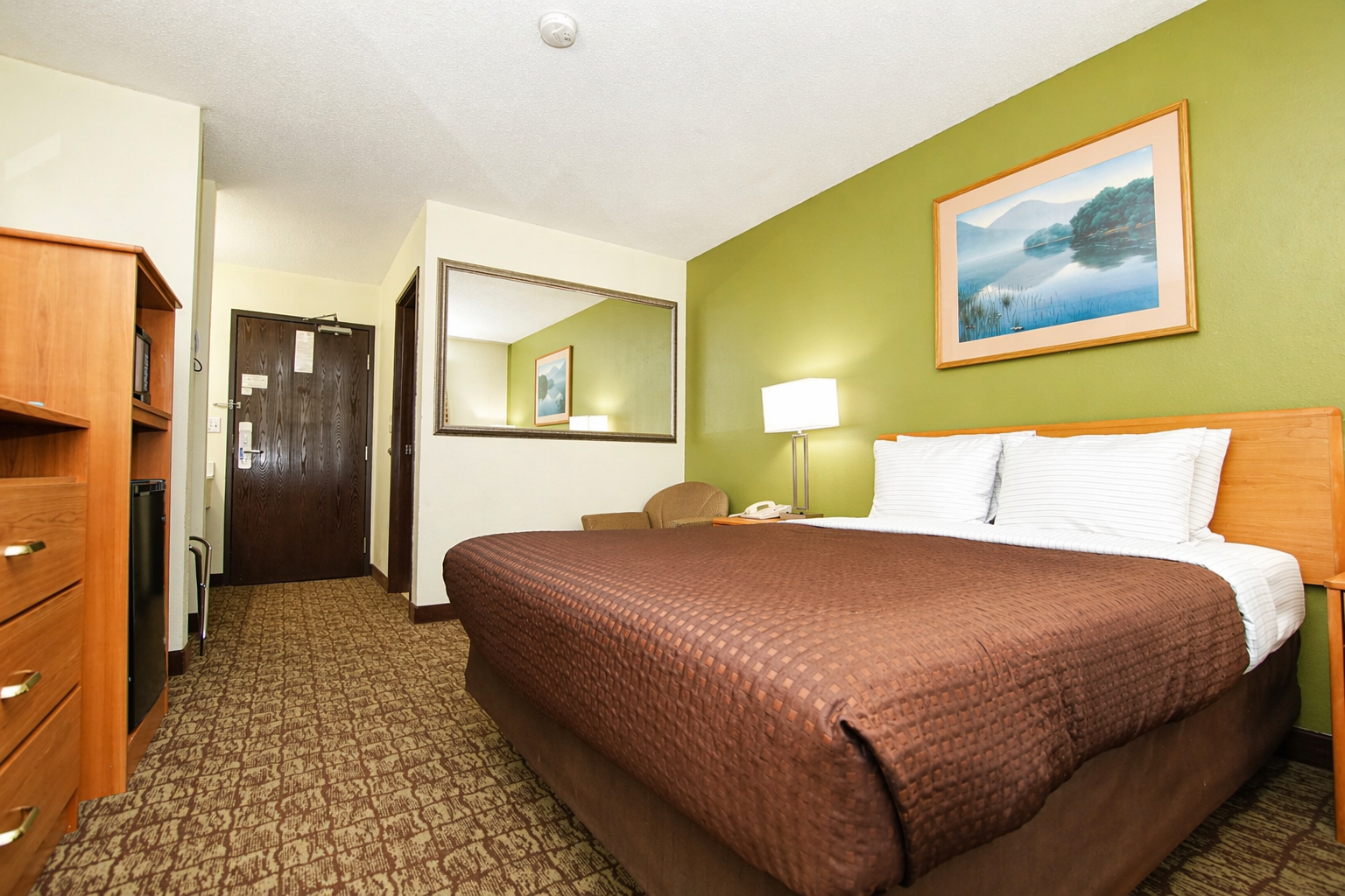 Single Queen Room