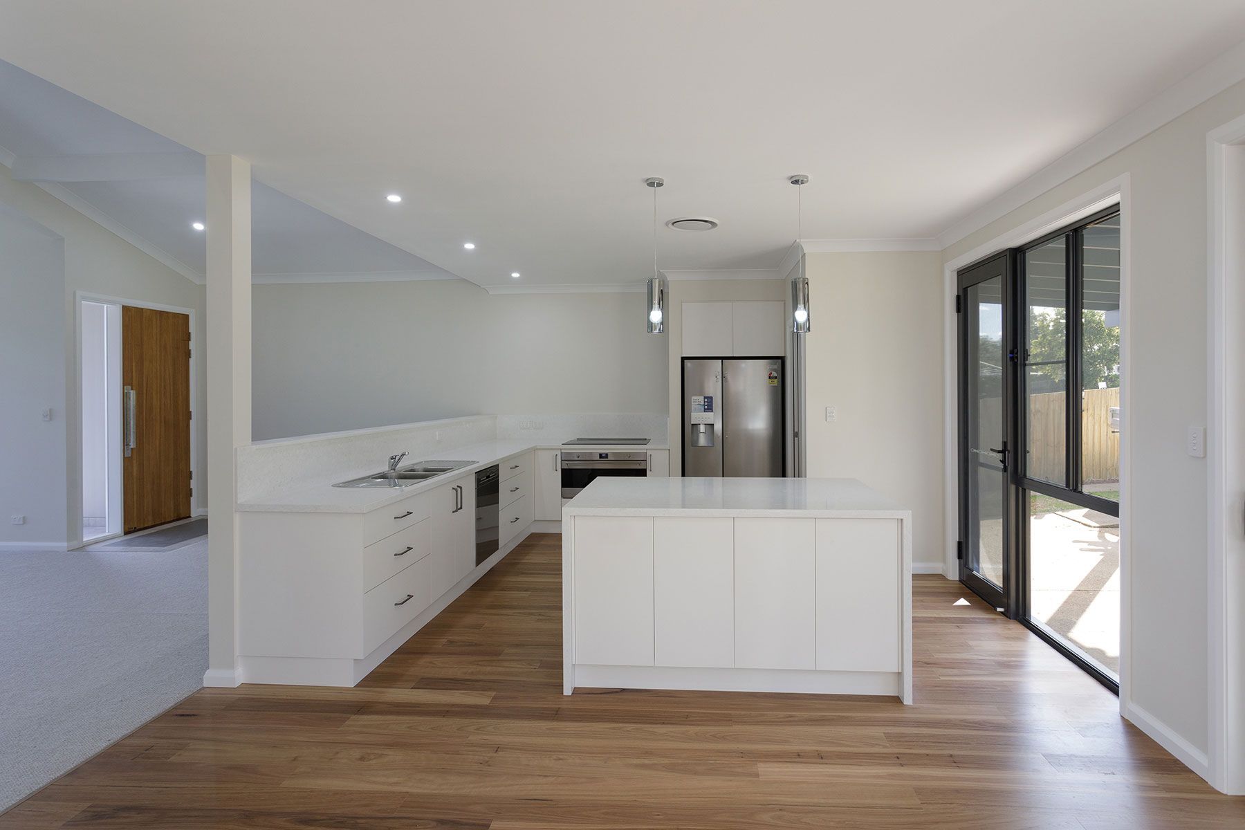 White Painted Kitchen — Kareela Constructions In Tamworth, NSW