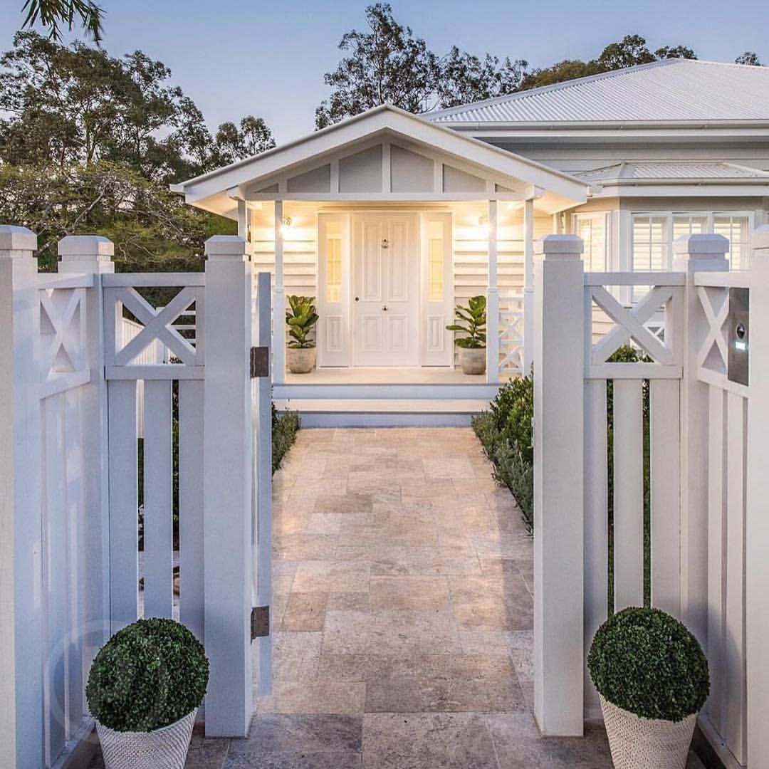 A White Fence Leading to a White House — Kareela Constructions In Tamworth, NSW