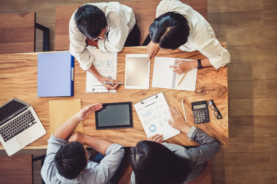 In-House Marketing vs. Outsourcing