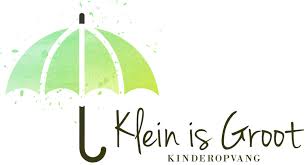 Logo met een paraplu boven de tekst