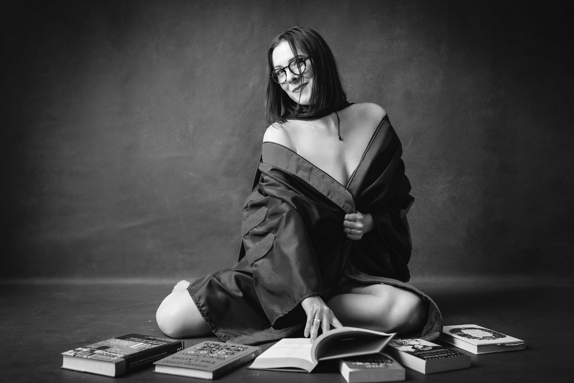 boudoir photos with glasses