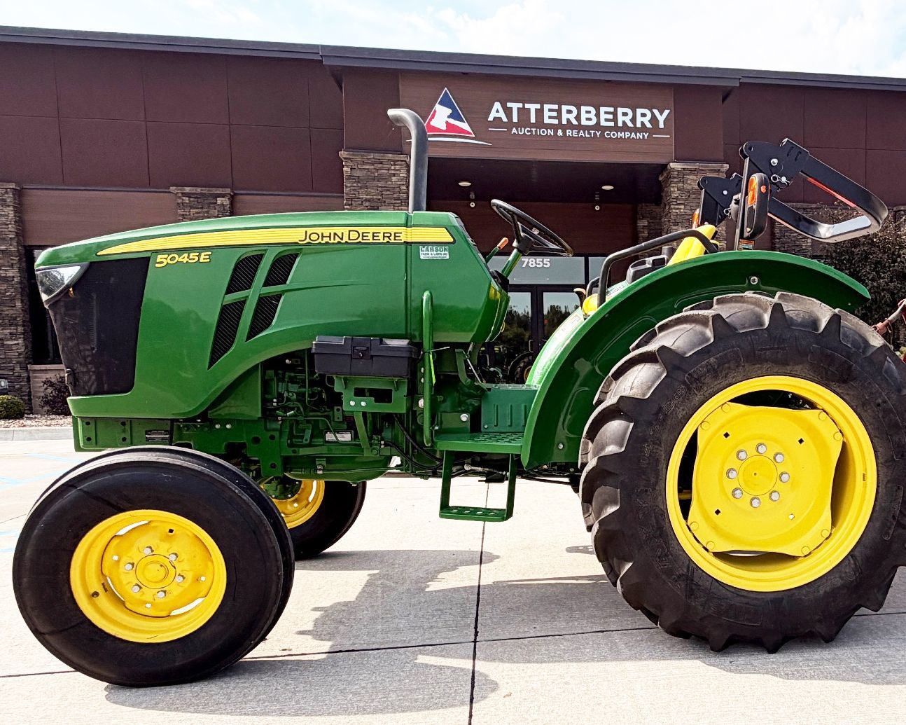 Bid On John Deere Tractors, Tools, Trailers & More From Columbia, MO.