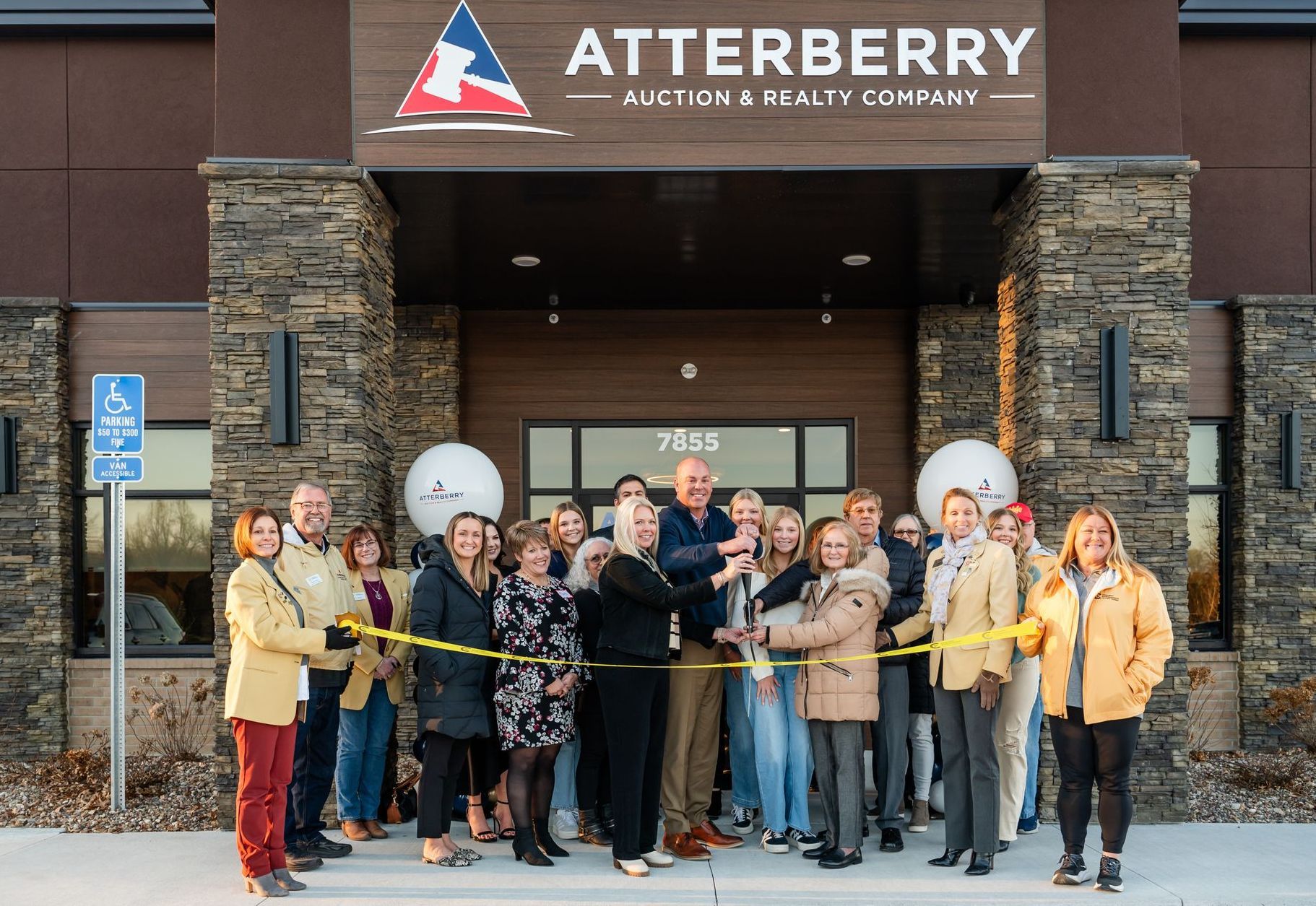 Atterberry Auction & Realty Company Celebrates Their Grand Opening Of New Headquarters.