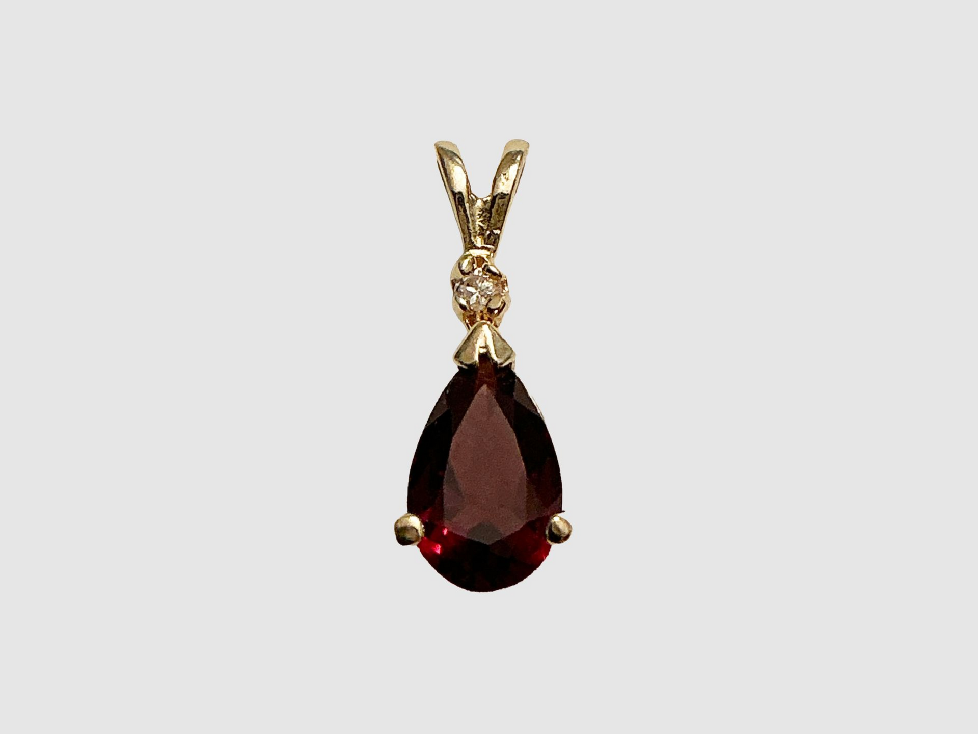 Bid On Jewelry, Collectibles, Furniture & More From Columbia, MO.
