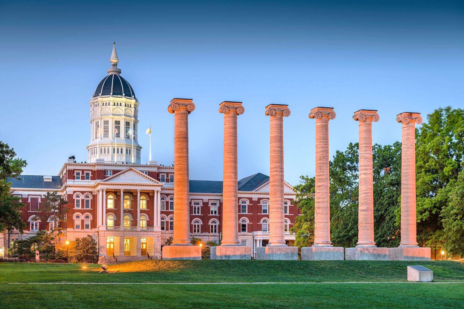 Atterberry Auction Supports Mid-Missouri Non-Profits, Education & Athletics