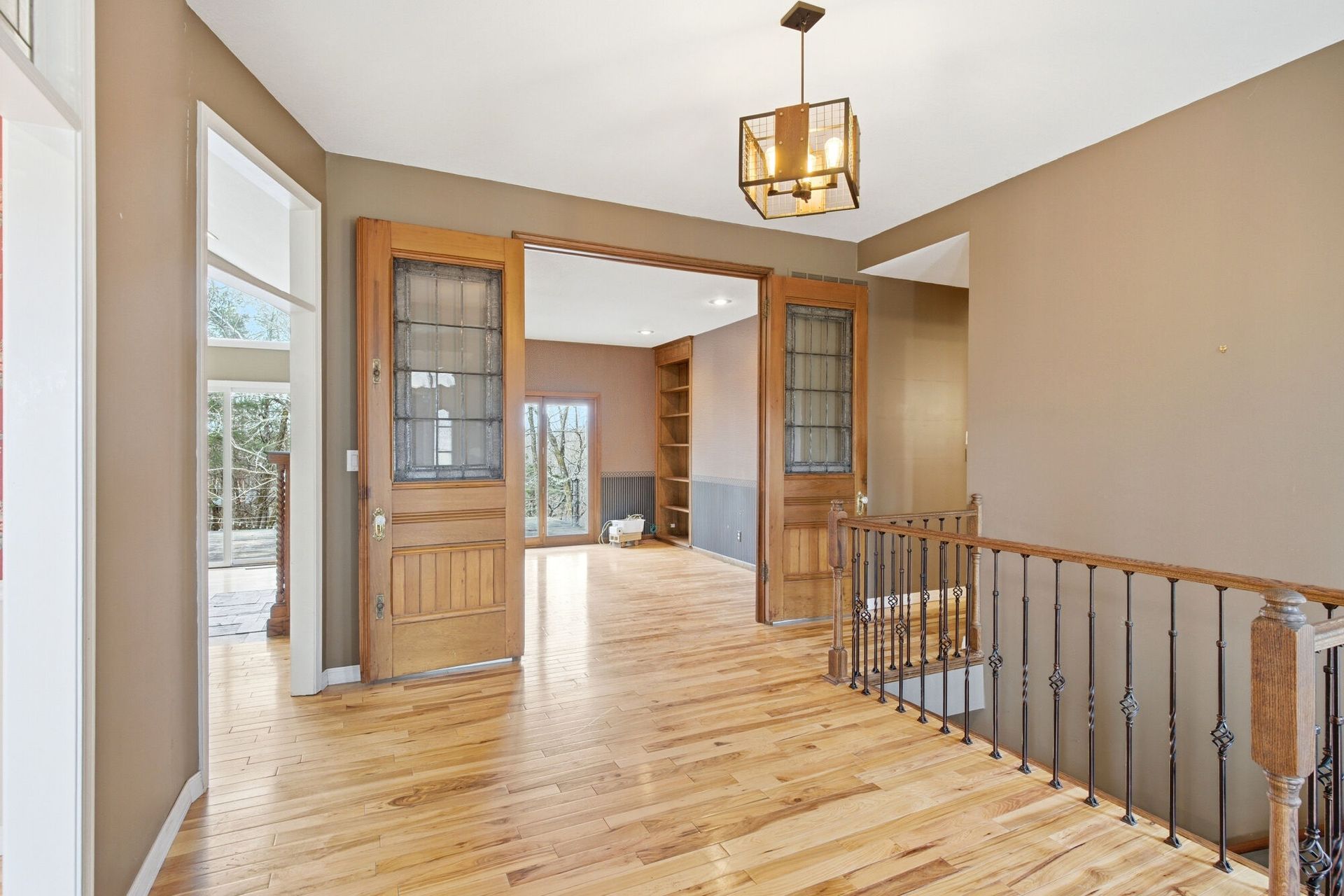 Buy & Sell Real Estate At Auction In Rocheport, MO.