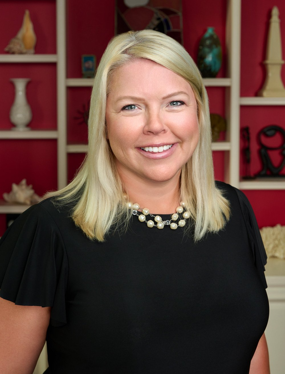 Crystal Elliott, Owner & Office Manager of Atterberry Auctions & Realty Company in Mid-Missouri.