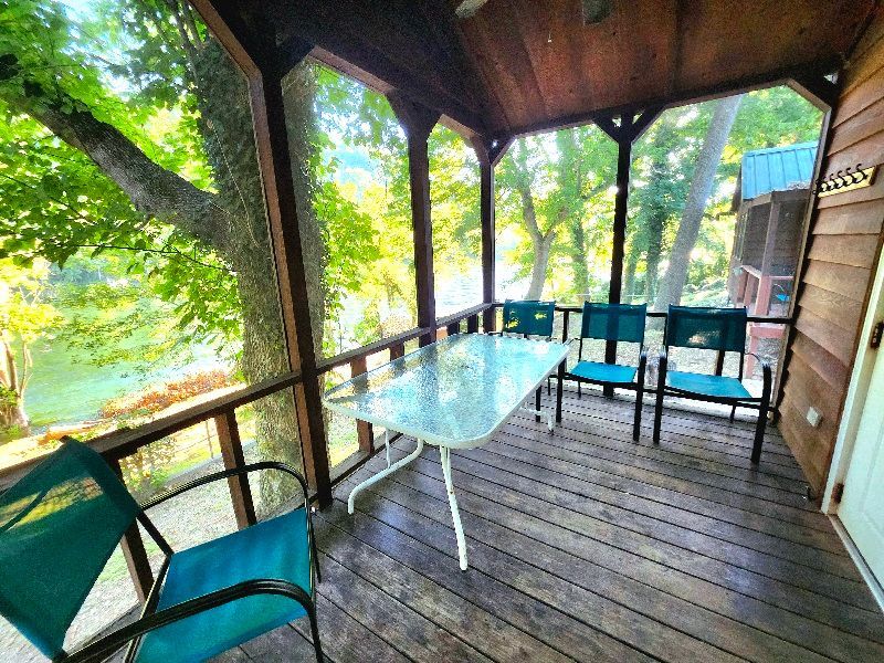 cabin deck overlooking white river lakeview arkansas