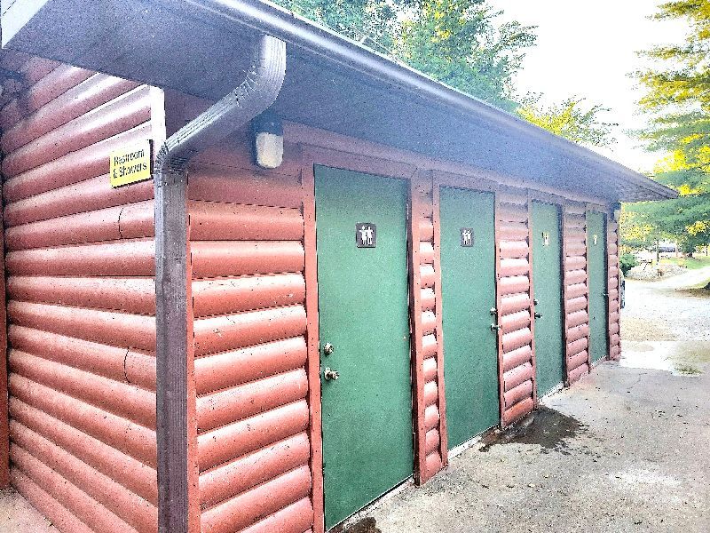 temperature controlled bathhouse at copper johns resort for camper cabins