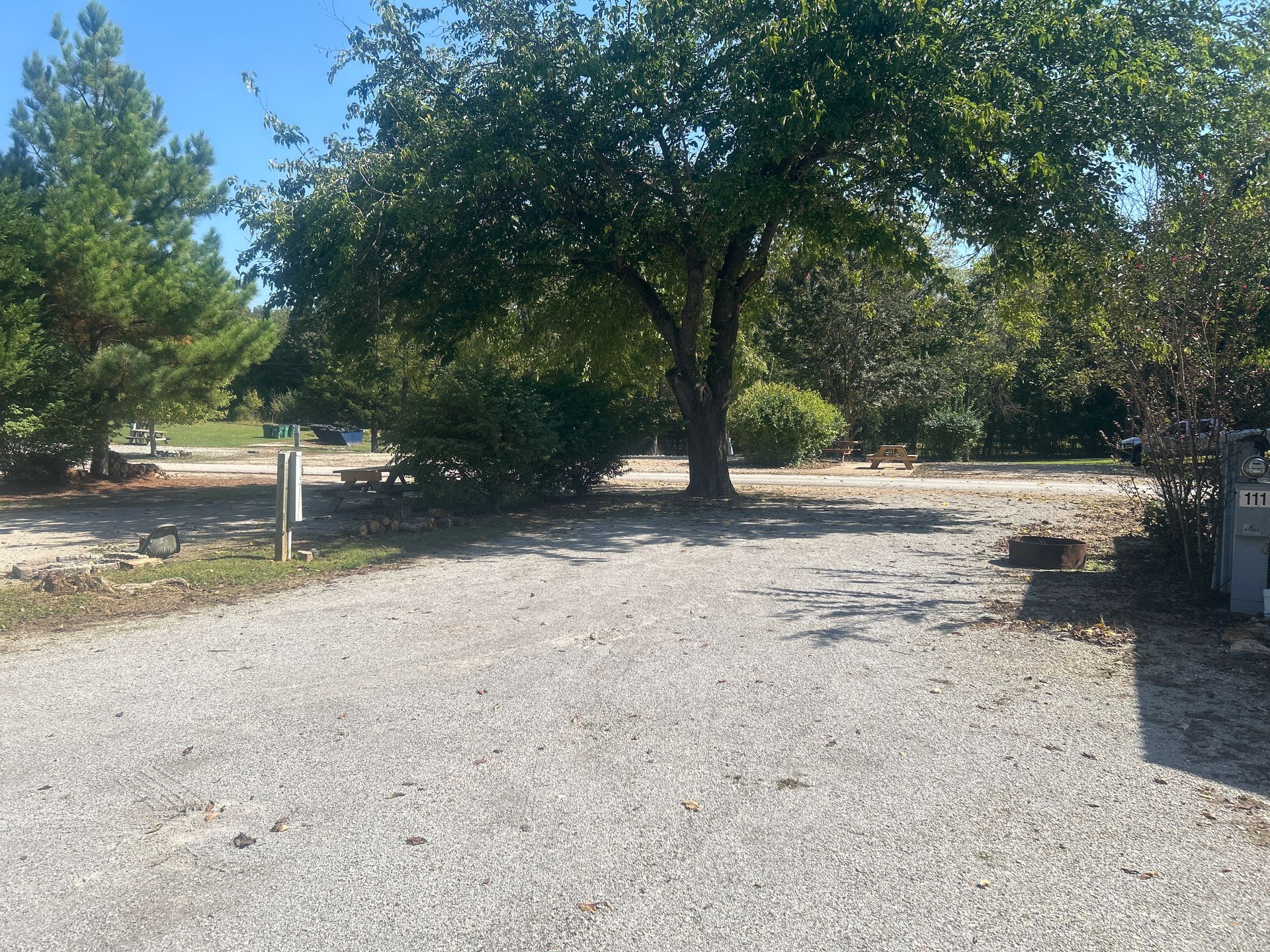 pull through shaded RV site full hookups
