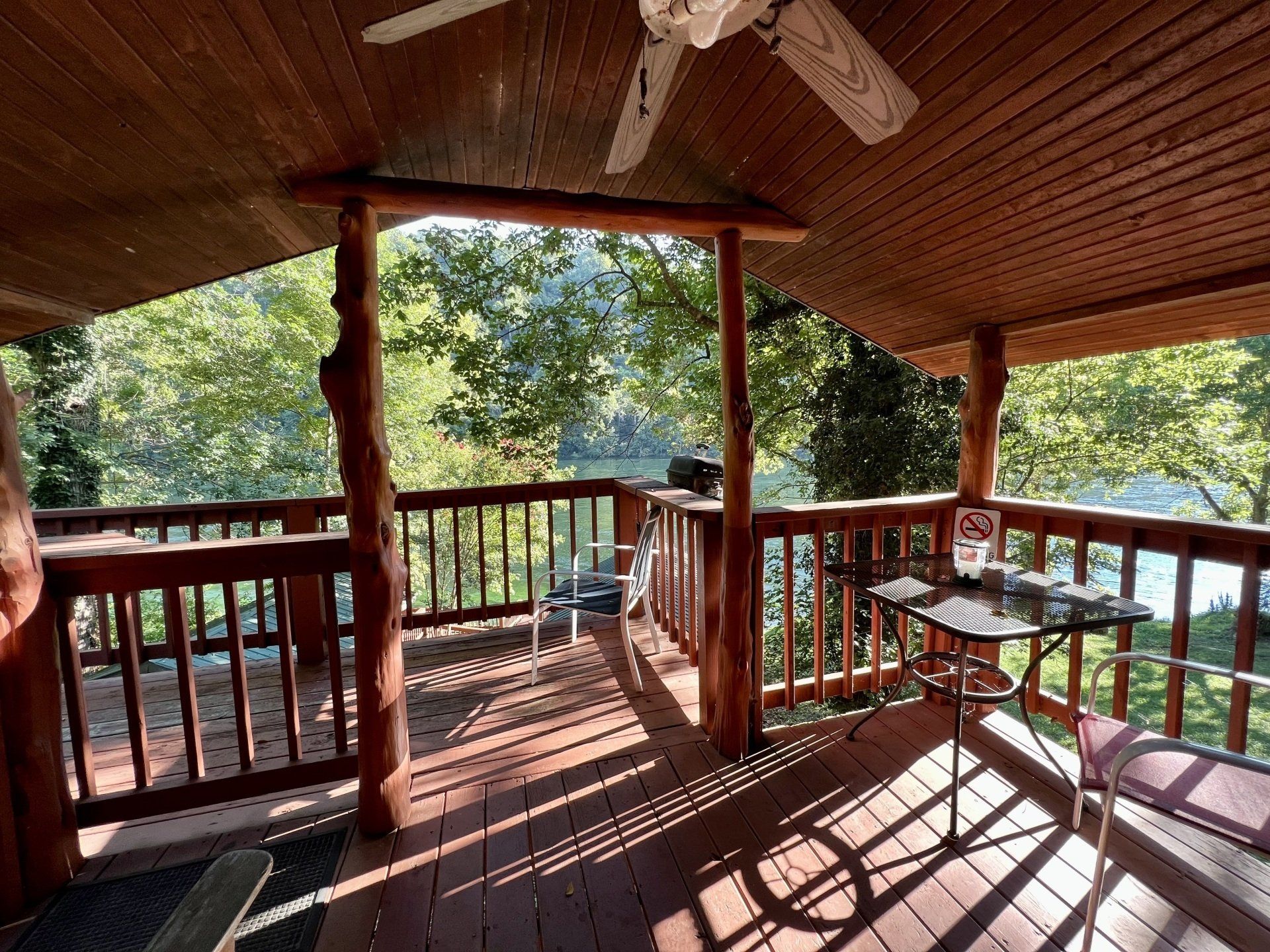 covered porch with ceiling fan cabin 2 in the woods copper johns resort