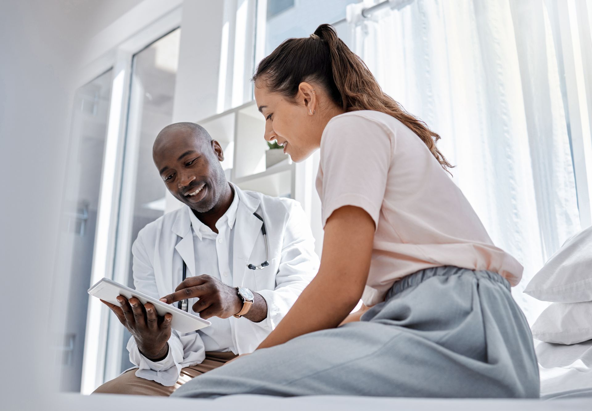 doctor with female patient 
