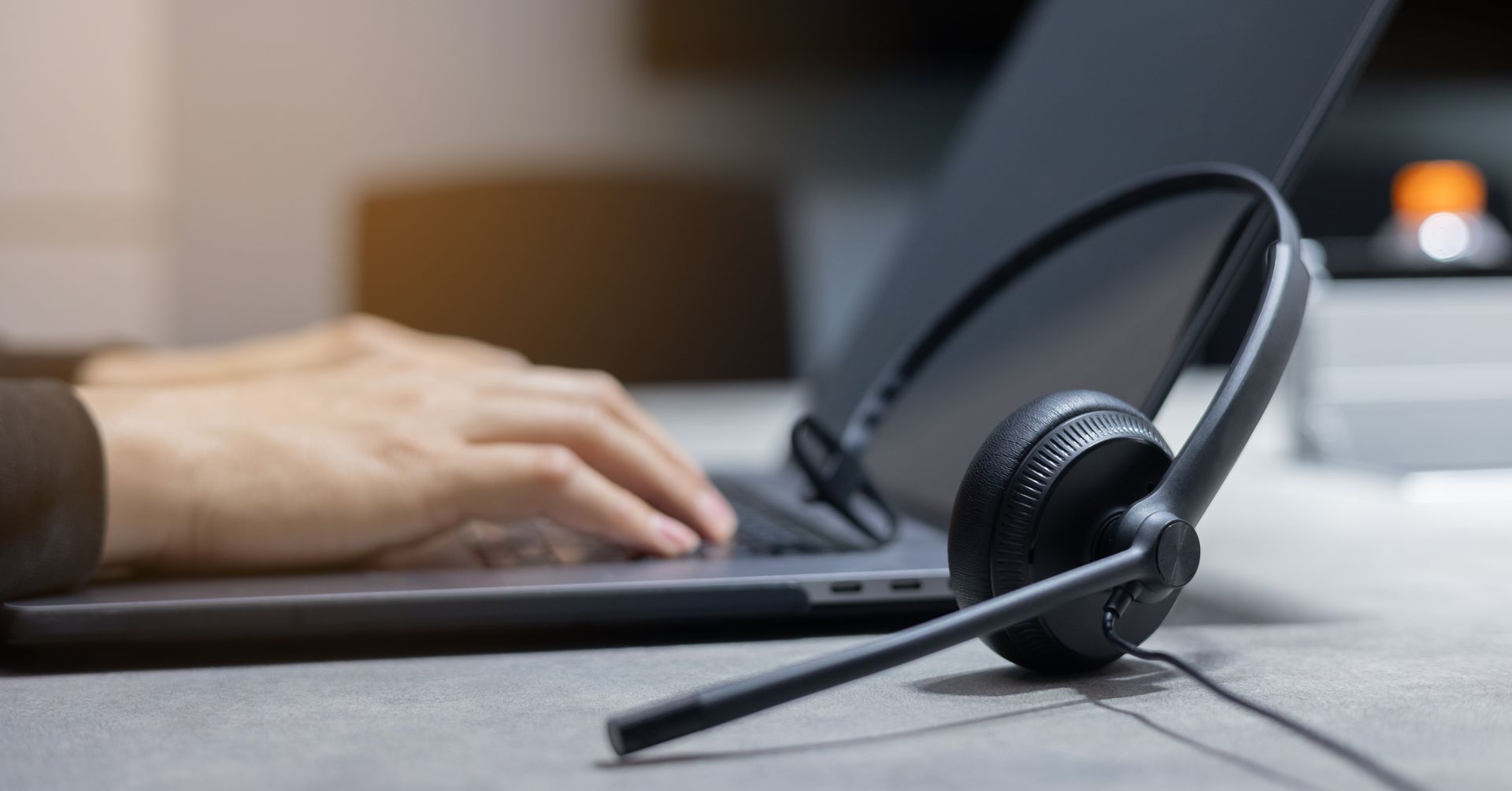 Remote Help Desk Support for businesses in Dubai – 24/7 tech troubleshooting and remote IT assistance for seamless operations