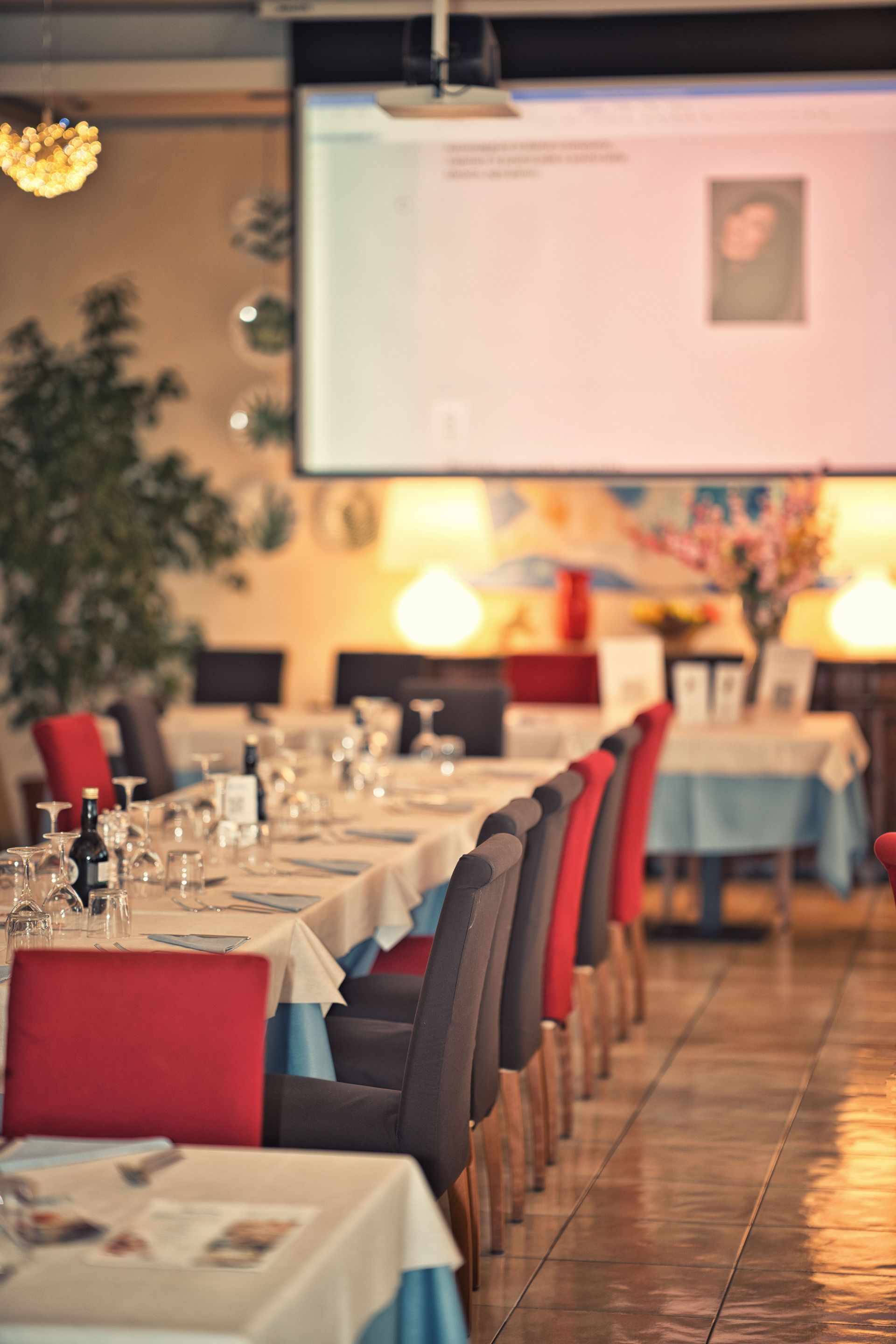 Sala con maxischermo