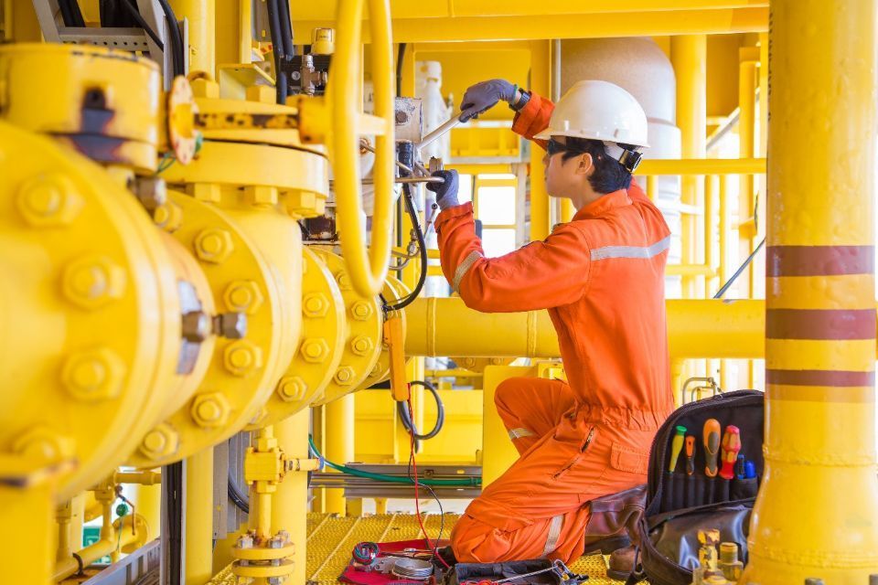 field service engineers & technicians