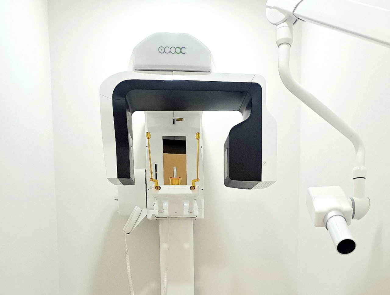 Digital imaging equipment at A Plus Dental Clinic in Gangnam